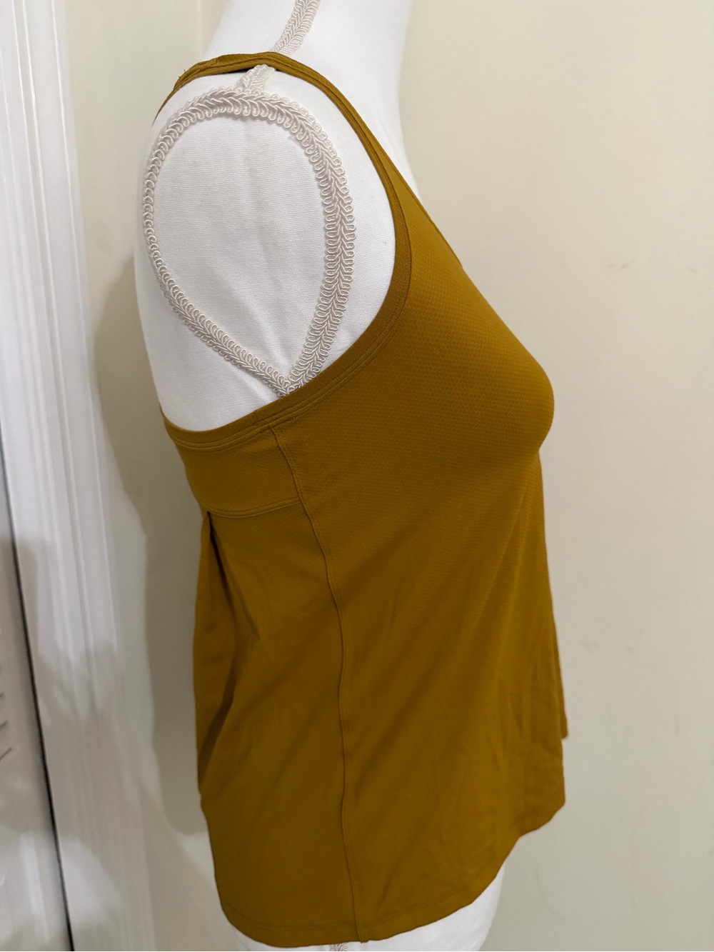 Lululemon Essential Train Tank Top - Picture 11 of 11